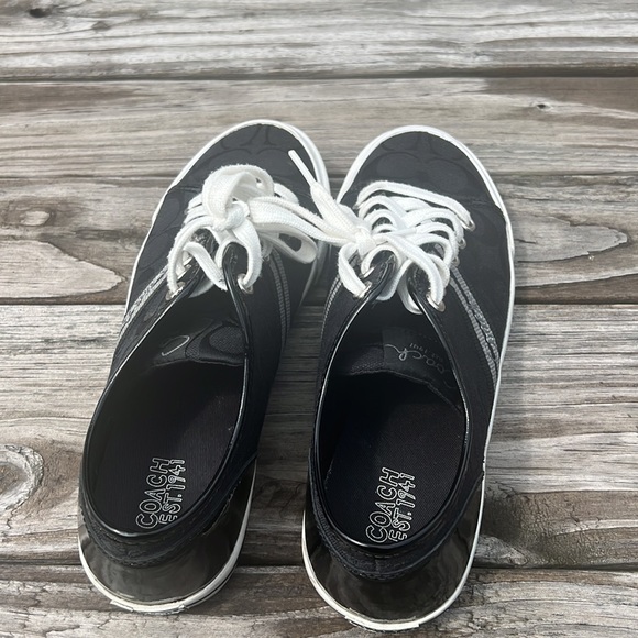 Coach - Picture 6 of 10